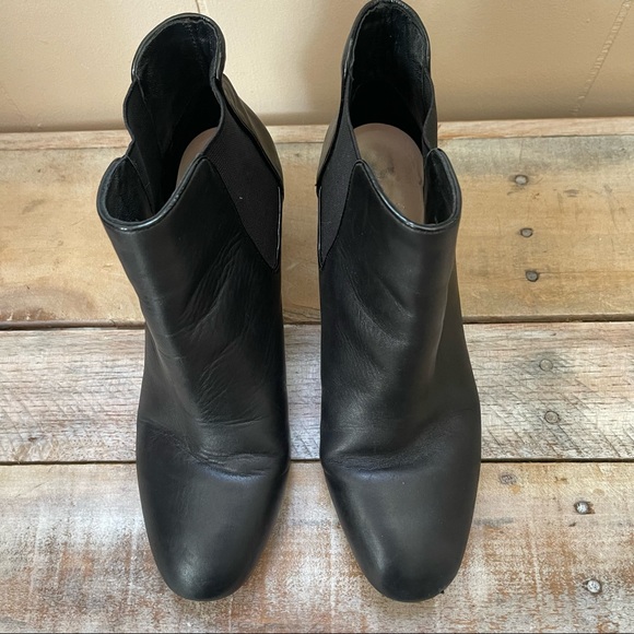 Kate Spade New York Leah Chelsea Block Heel Black Leather Ankle Booties Boots - Picture 2 of 12